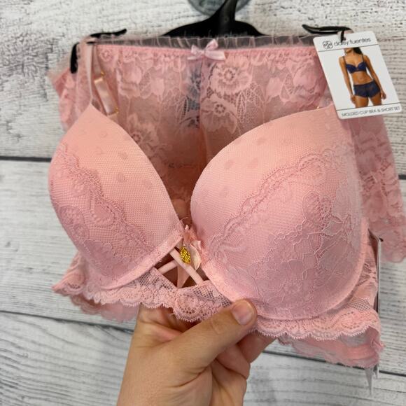 Daisy Fuentes Women's Intimates Pink Lace Bra & Panty Set Size 36B/Large - Picture 3 of 8